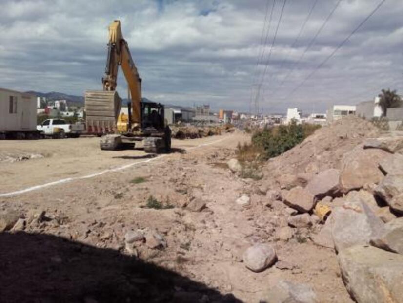 Inicia segunda etapa de colector sanitario en avenida Sierra Vista