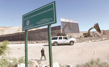 Alzan civiles su propio muro en la frontera