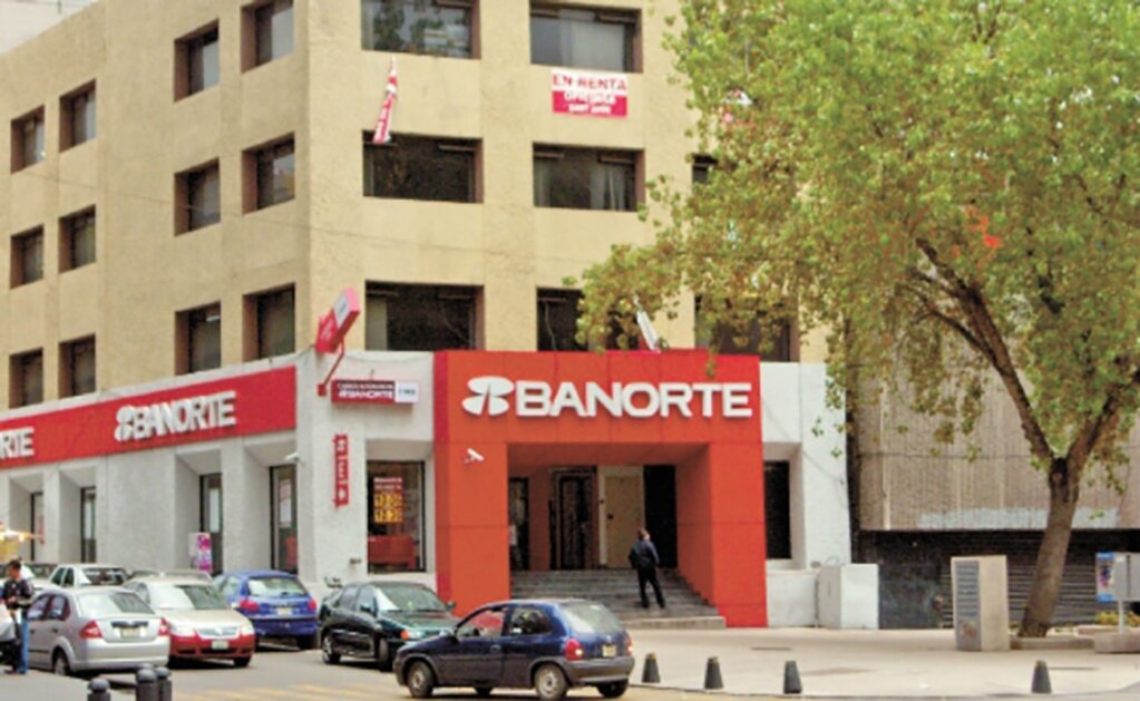 Suspende Banorte servicios digitales y atención en sucursales por falla