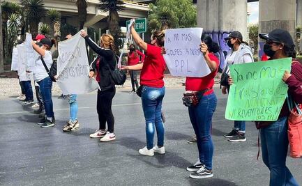 Familiares de presos del penal de La Pila bloquean avenida en la capital de SLP; esto exigen