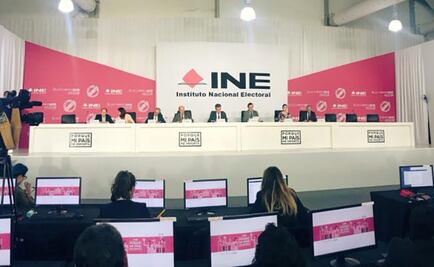 Convoca INE a defender la democracia y combatir las fake news