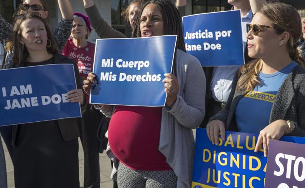 Otra adolescente inmigrante denuncia que EU le prohibió abortar
