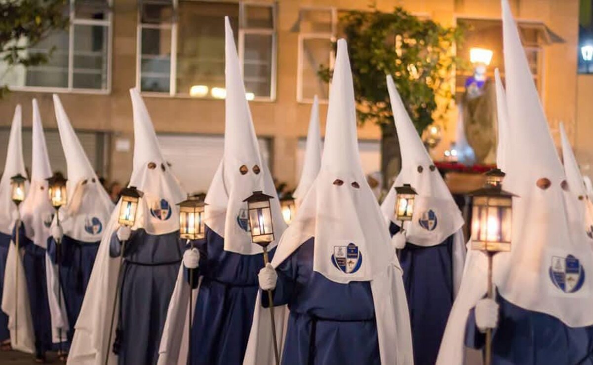 Los nazarenos son de los personajes más representativos en la Procesión del Silencio en SLP