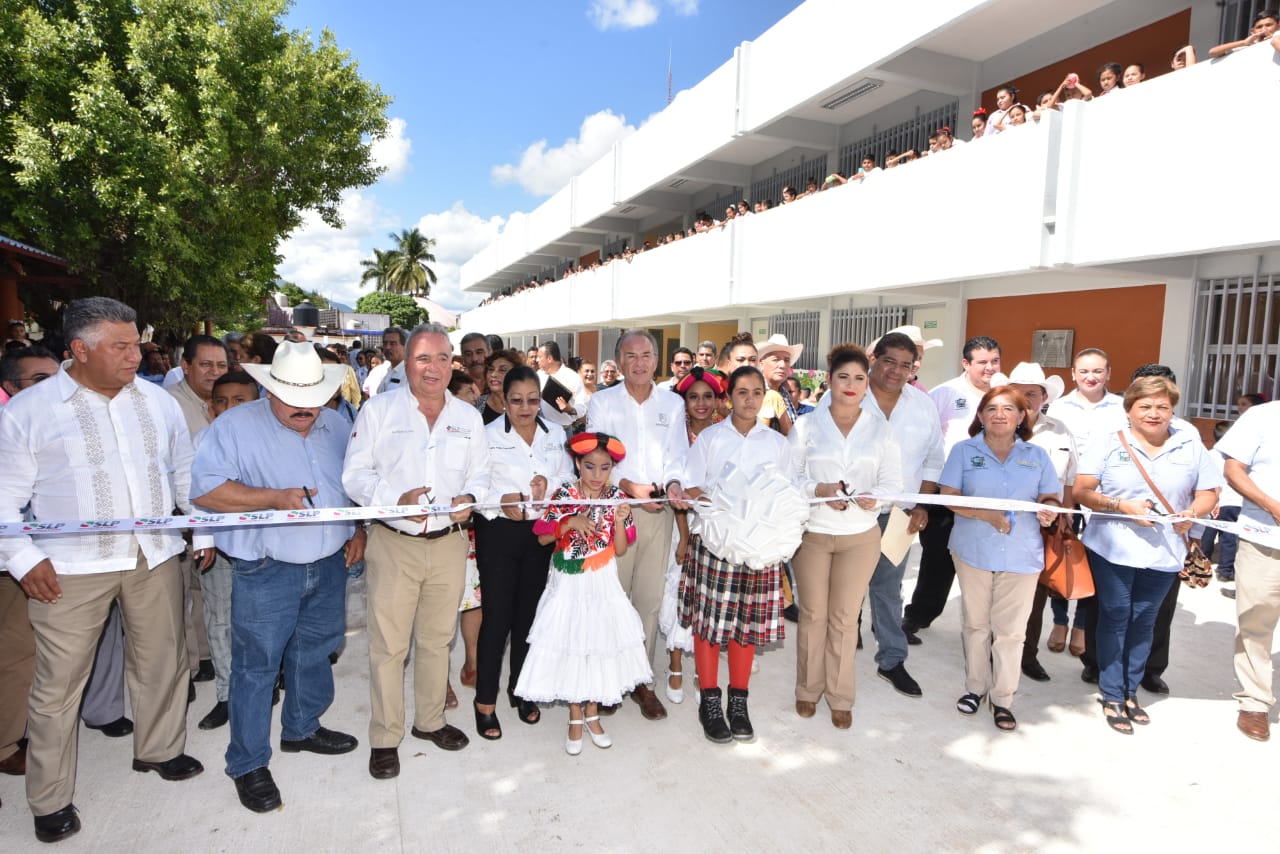 JMCL entrega en Tamasopo infraestructura educativa