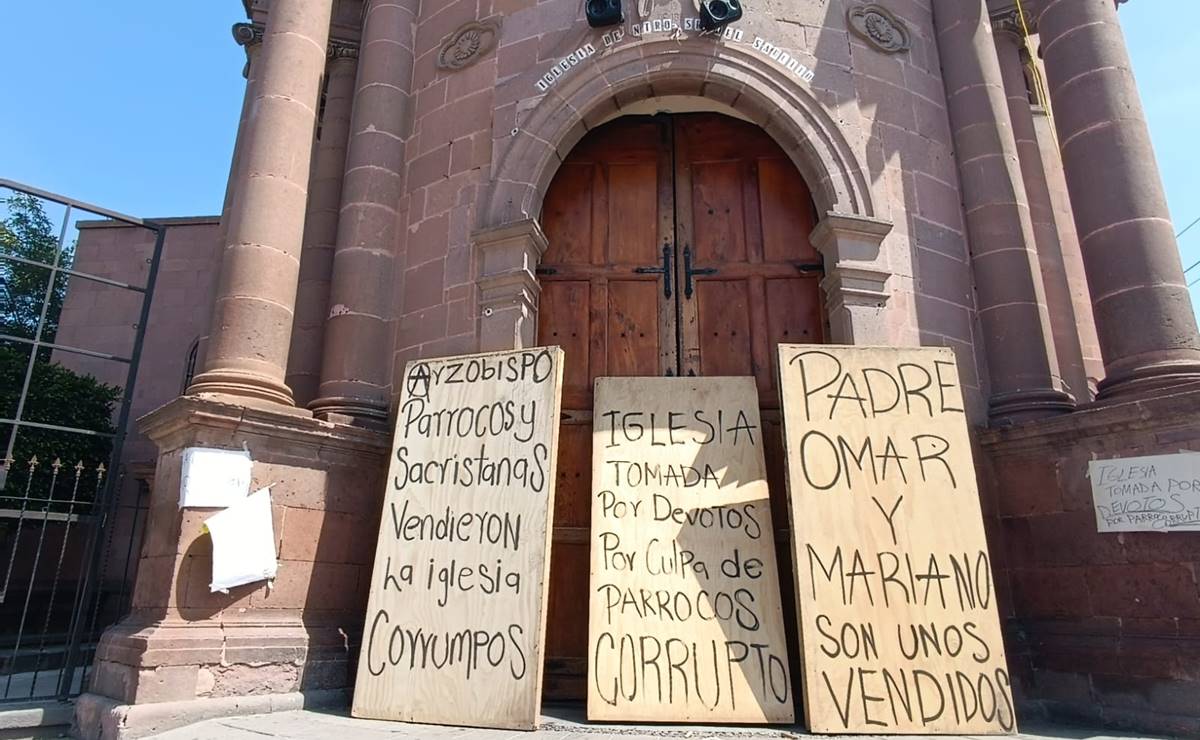 La Iglesia de SLP lamenta que por las protestas se halla tomado el tempo de El Saucito como rehén. Foto: Xochiquetzal Rangel