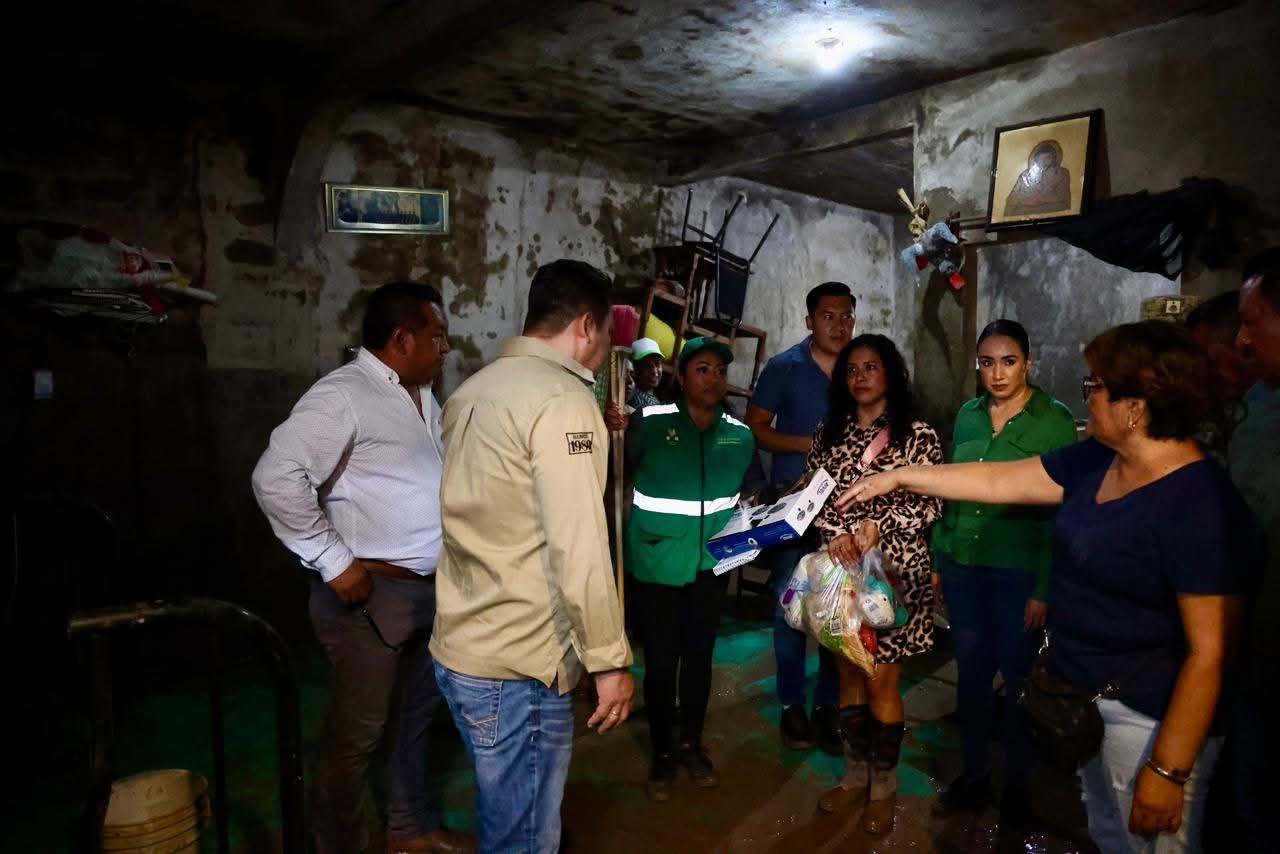 Encabeza Gallardo trabajos de rehabilitación en Tamazunchale; entrega productos de limpieza y víveres 