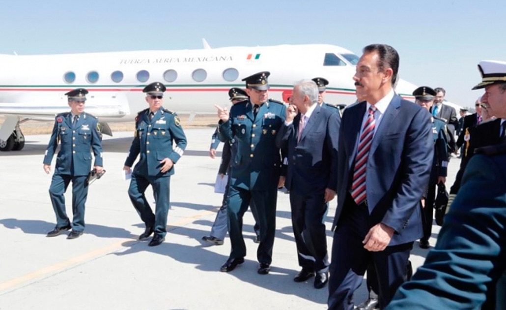 AMLO promociona aeronaves que subastarán para financiar la Guardia Nacional