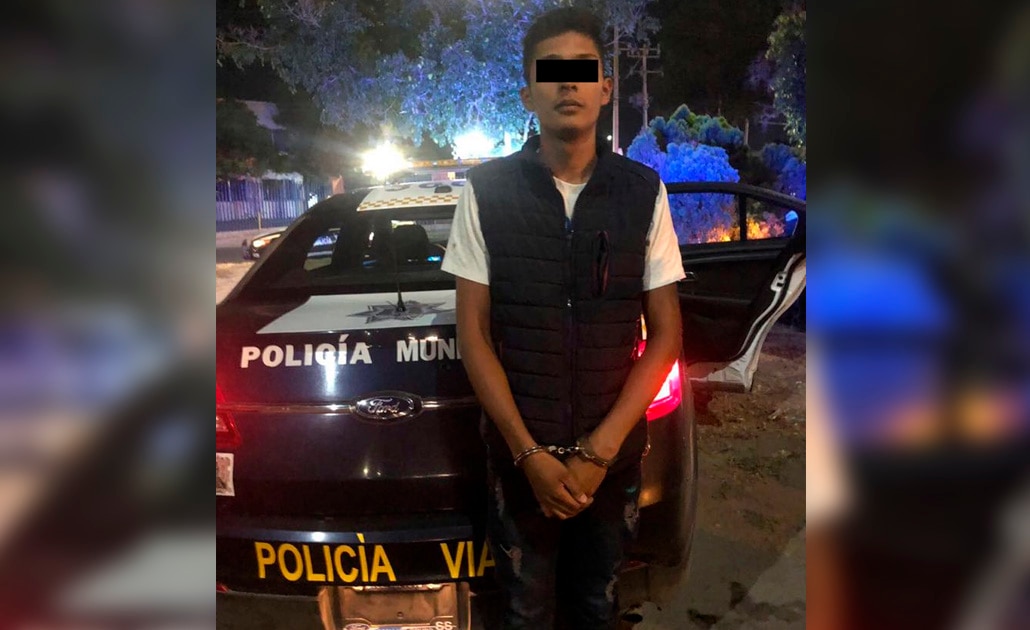 Tras persecución, rescatan vehículo de lujo