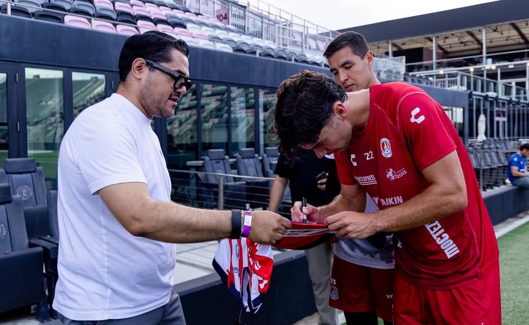 Investigan caso del funcionario de la SEGE que se "ganó" un viaje del Atlético de San Luis a Miami. Foto: Especial