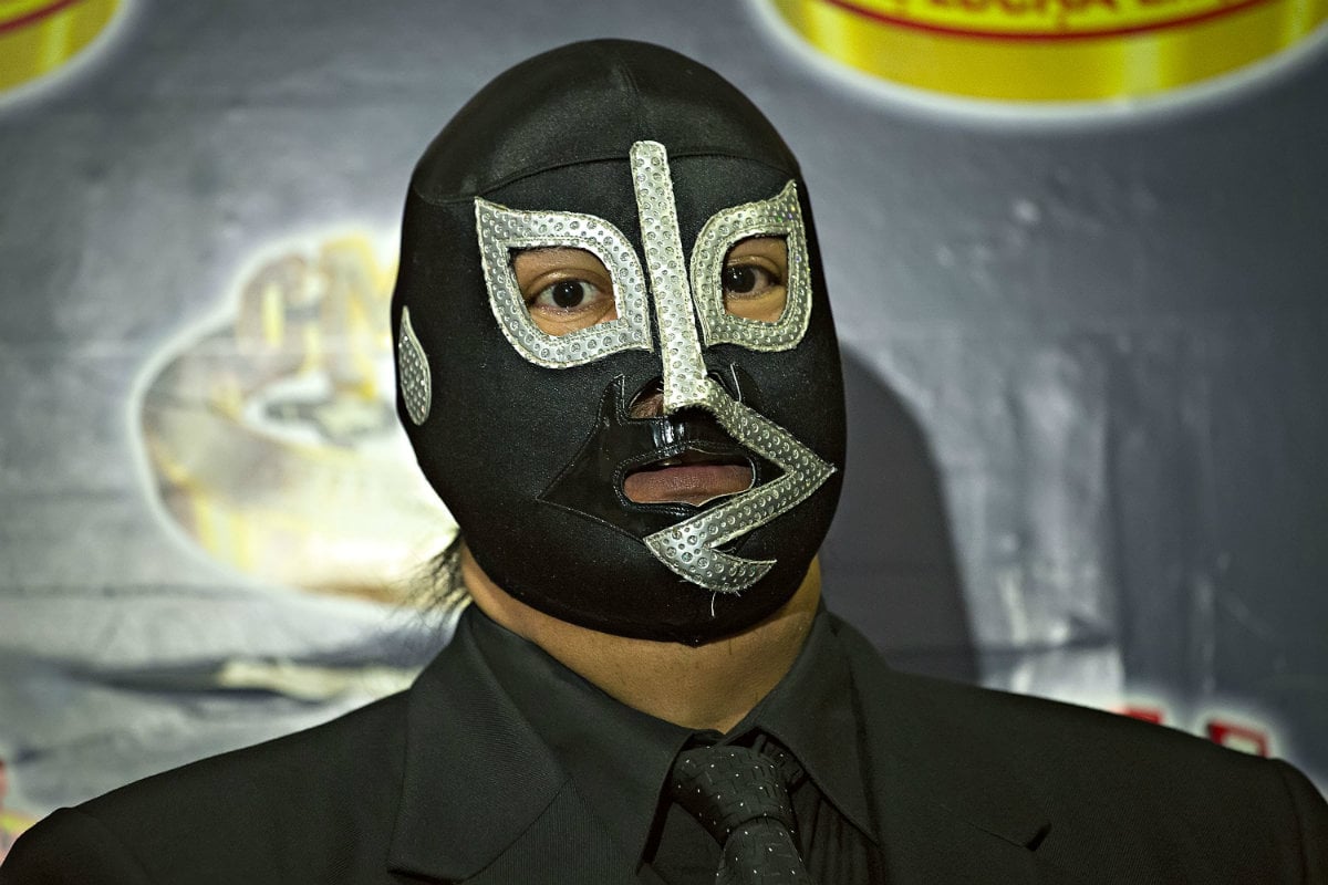 Niños con cáncer conviven con luchadores profesionales