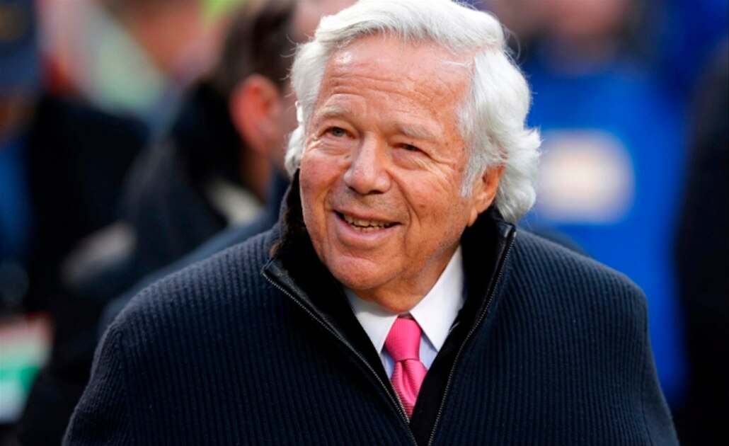 Acusan a dueño de los Patriots de actos de prostitución