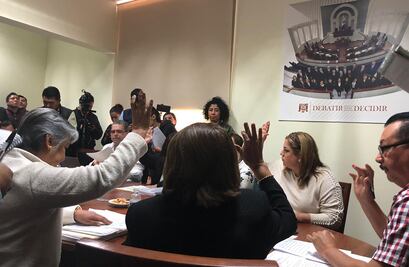 Diputados firman “a ciegas” aumento a Interapas