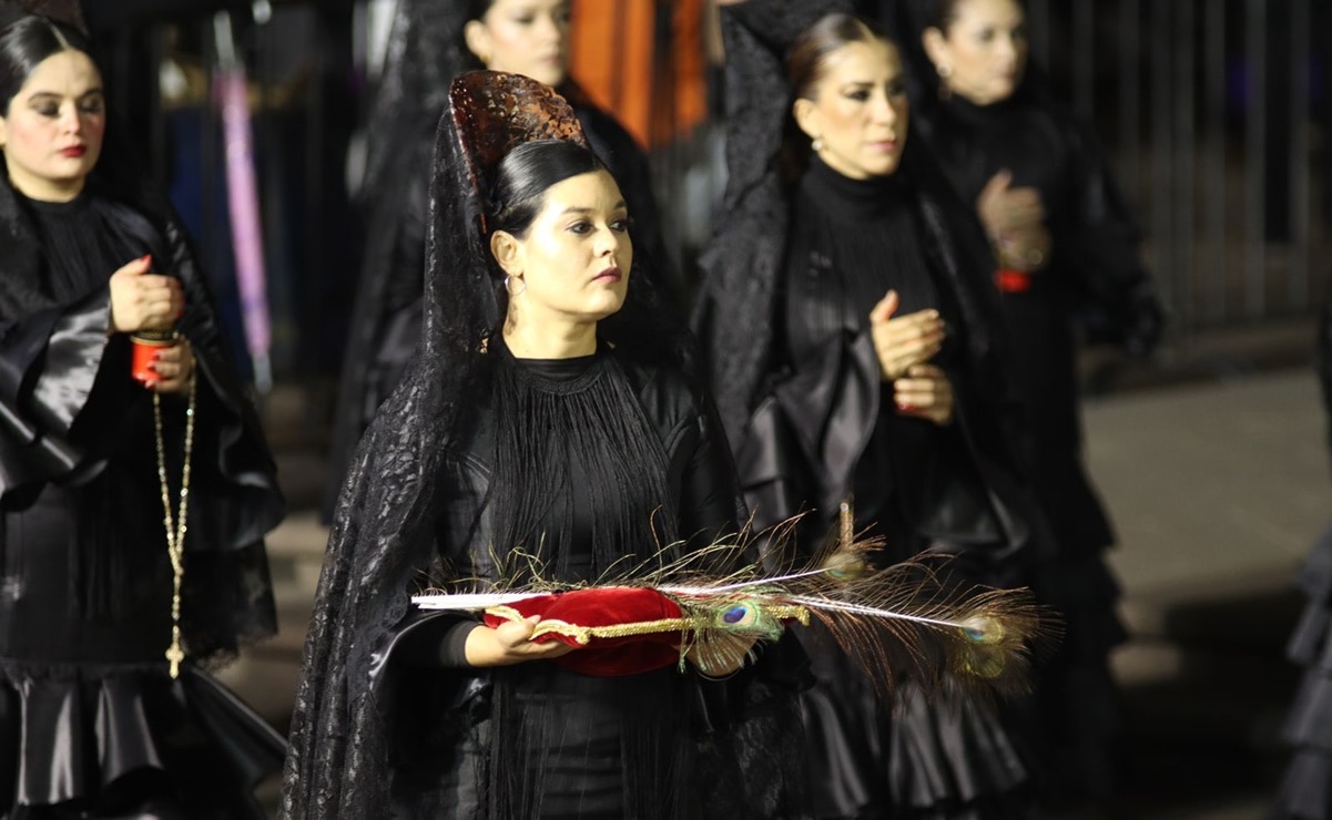 "Damas a la usanza Andaluza": conoce la historia de la cofradía de la Procesión del Silencio conformada por bailaoras de flamenco 