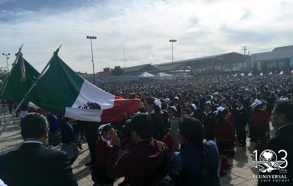 Alumnos de tercer grado de primaria participan en Juramento a la Bandera
