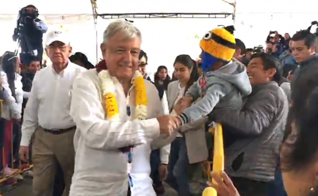 Seguiré haciendo consultas a mano alzada como desde hace 30 años: AMLO