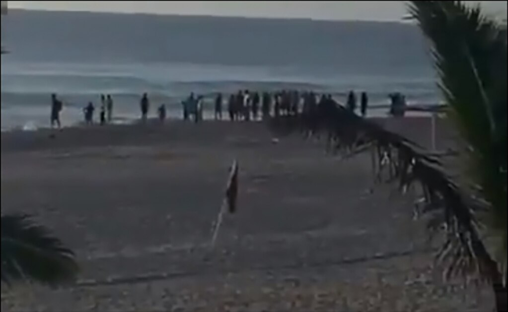 (VIDEO) Técnico y jugador del Atlante salvan a un joven de ahogarse