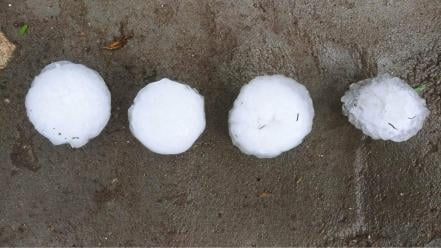 FOTOS. Reportan en redes caída de “mega granizo” en San Luis Potosí