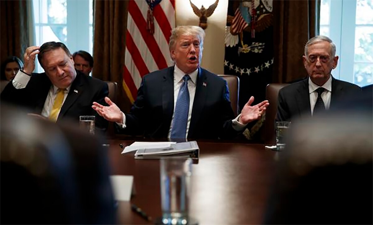 Soy "duro con TLCAN" porque México "no hace nada" para frenar migración a EU: Trump