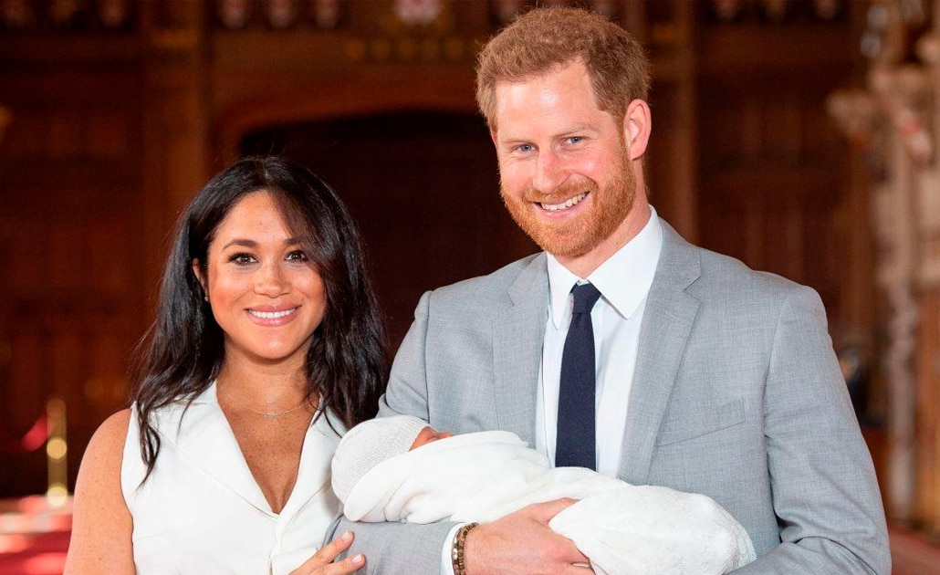 Periodista de la BBC es despedido por comparar a bebé real con un mono