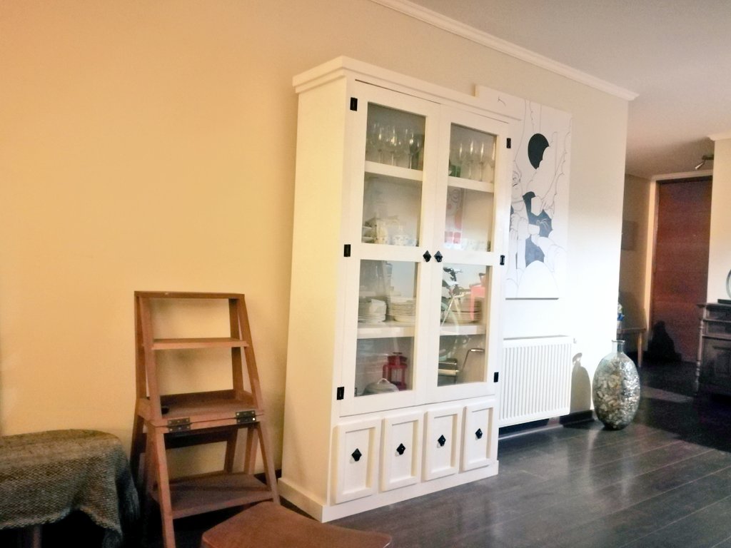 Mueve los muebles de tu hogar para limpiar energías malas. Foto: X, @consuelogarciag