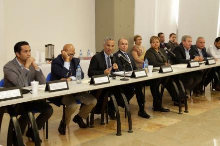 Gobernador refrenda compromiso con niños, niñas y adolescentes