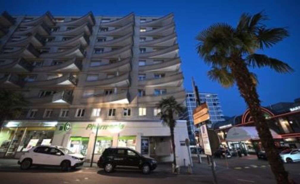 "Suicidio colectivo"; Familia obsesionada con teorías sobre Covid-19 salta de séptimo piso en Suiza