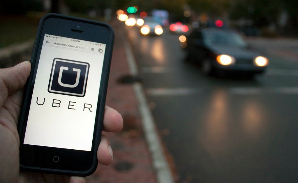 Usuarios a favor de que Uber acepte pago en efectivo 