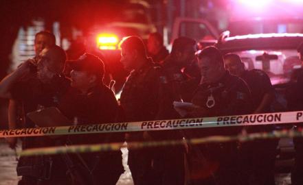 Balean bar de “alitas” en El Paseo