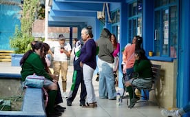 Secretaría de Educación de SLP analiza nuevas reglas para el uso de celulares en las escuelas potosinas