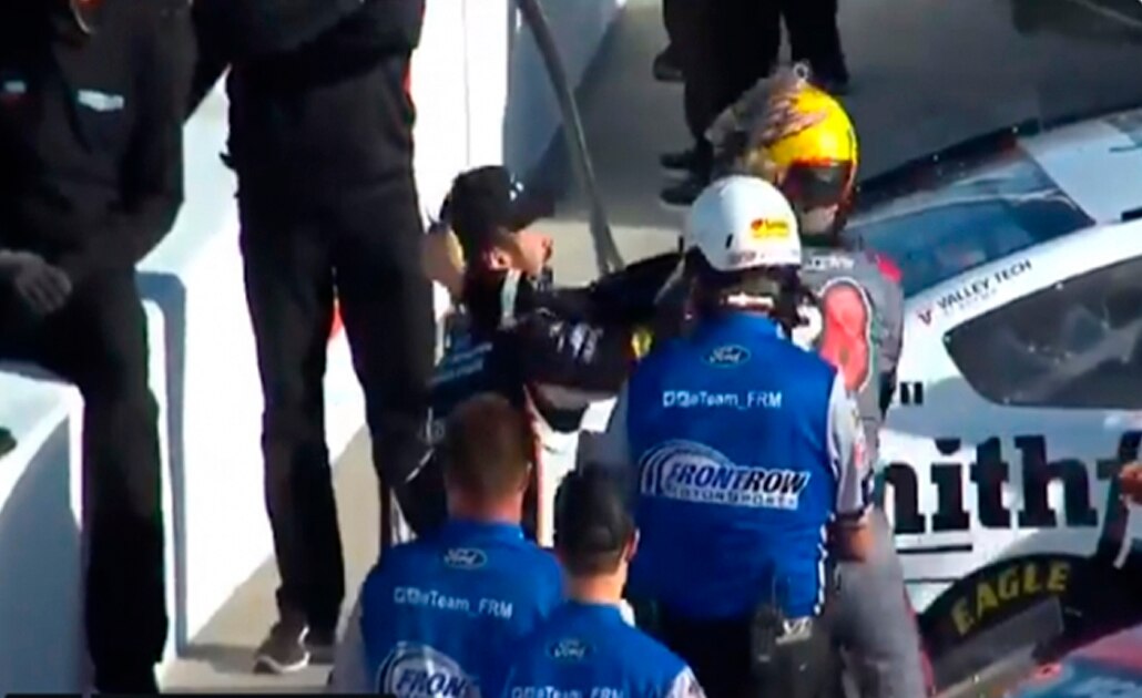 (VIDEO) Daniel Suárez protagoniza riña contra otro piloto