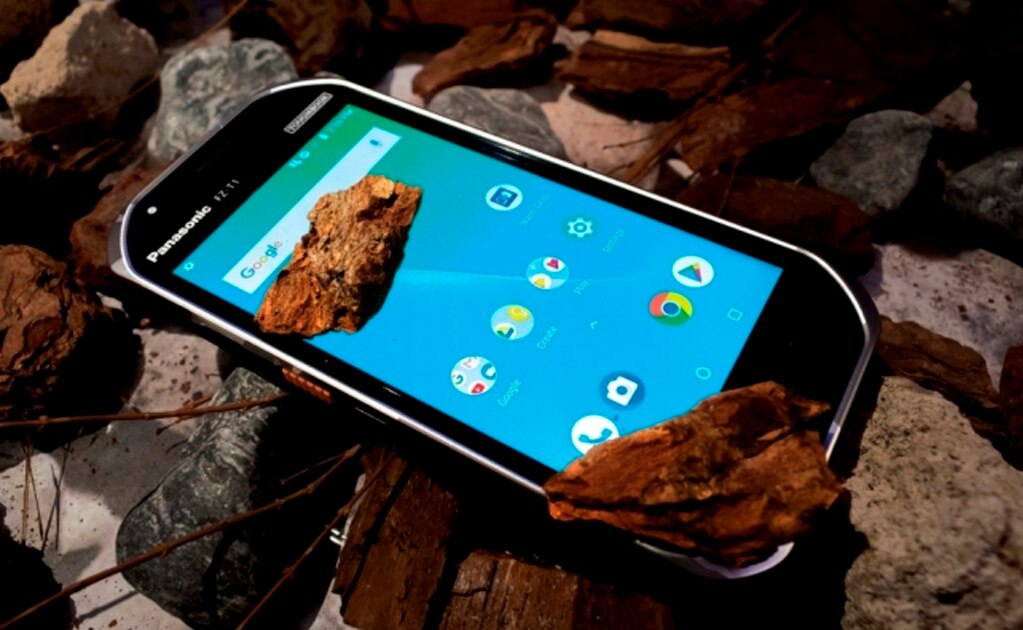 La línea Toughbook de Panasonic cuenta con dos nuevos integrantes: el smartphone FZ-T1 y la tableta FZ-L1, ambos diseñados para realizar tareas profesionales en un ambiente no controlado y bajo circunstancias extremas
