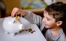 ¿Tus hijos saben ahorrar? Aprender de finanzas personales desde pequeños puede marcar su futuro, revelan expertos