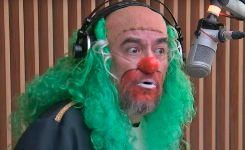 "Al poder se le revisa, no se le aplaude", así se despide Brozo de "Aire Libre"