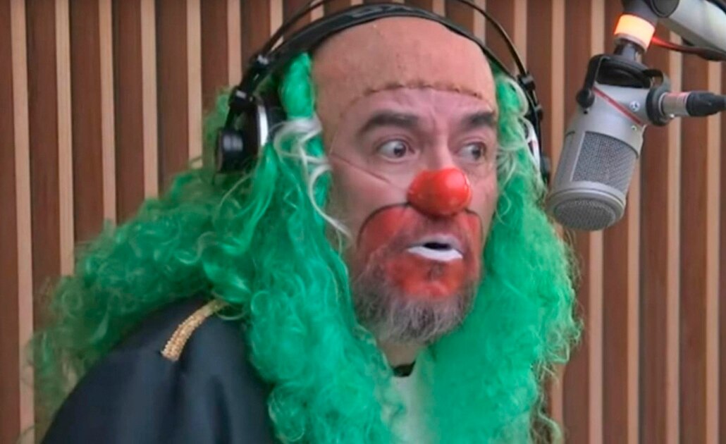 "Al poder se le revisa, no se le aplaude", así se despide Brozo de "Aire Libre"