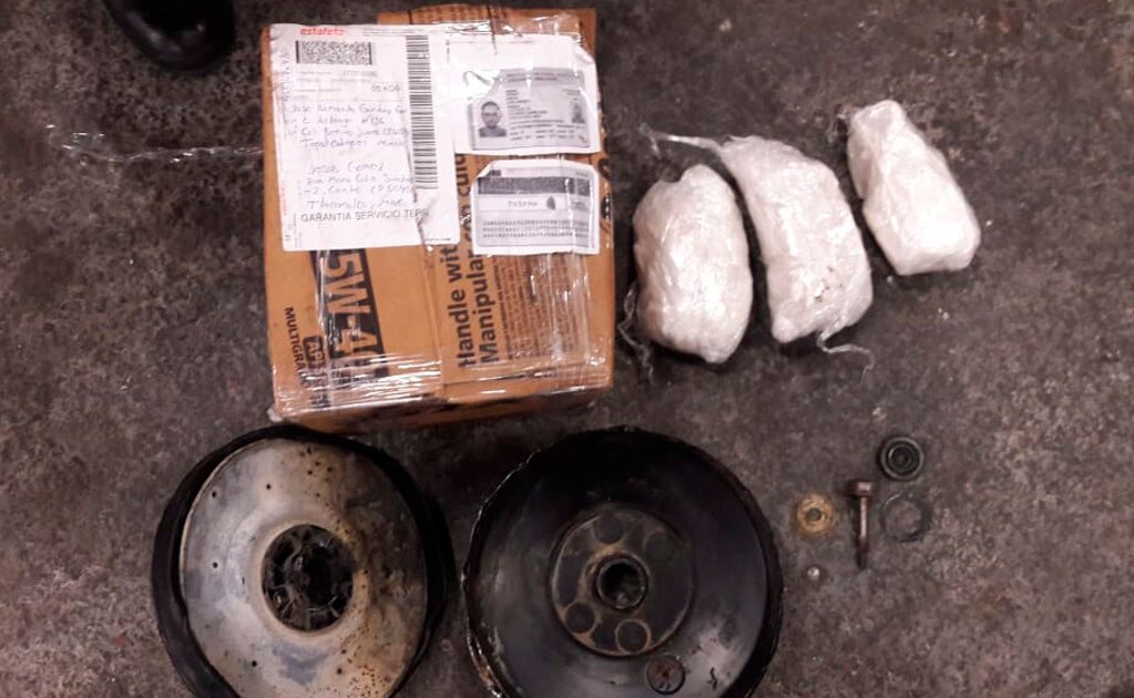 Aseguran un kilo de cristal en aeropuerto 