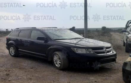 Hallan camionetas robadas con arsenal y droga en municipio de Villa de Arista, SLP