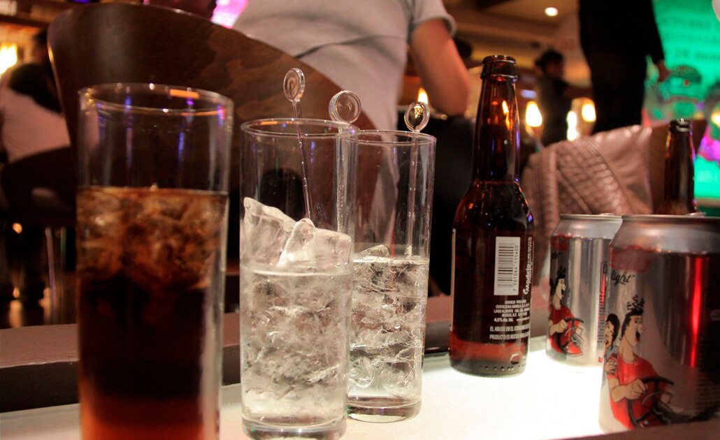 Restauranteros de la Huasteca denuncian cobros duplicados por venta de alcohol