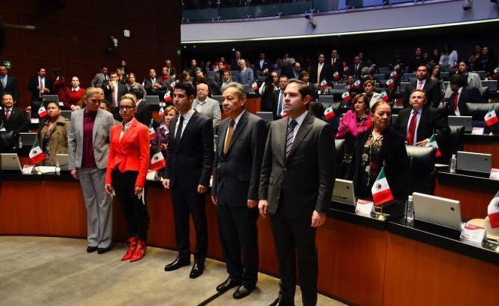  Eduardo Enrique Murat rinde protesta como senador en suplencia de Manuel Velasco