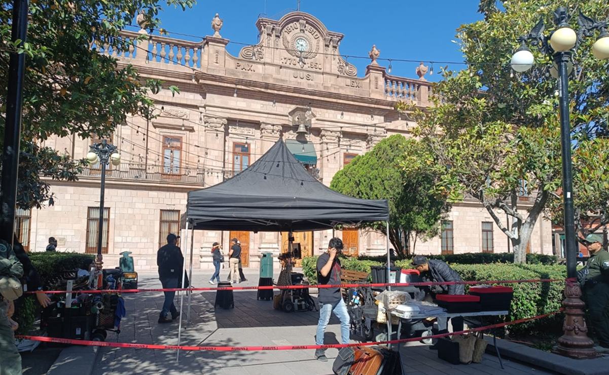 Acusan que por 500 pesos Netflix obliga a comerciantes de SLP a retirarse para grabar