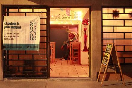 ¡Delicia de temporada! Un pulque curado de cempasúchil en SLP para recordar a los que ya se fueron