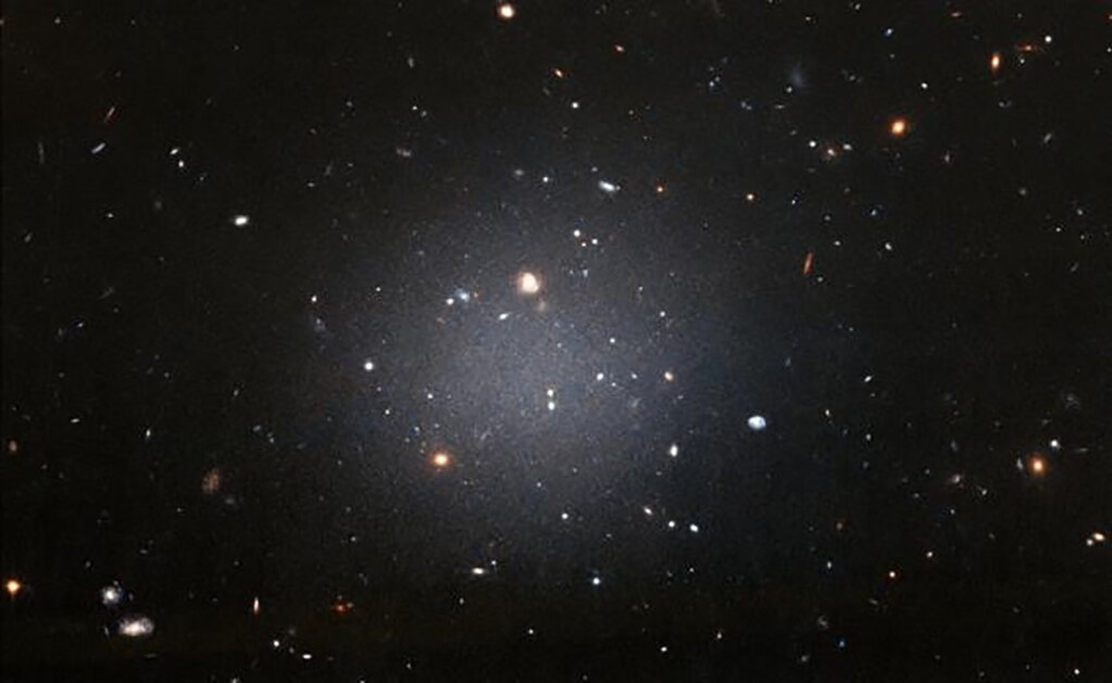 Galaxia sin materia oscura pone en duda teorías