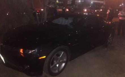 Tras persecución, rescatan vehículo de lujo