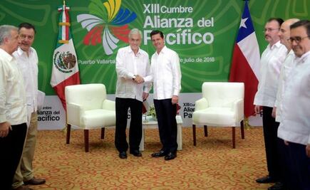 Peña Nieto sostiene encuentro con Piñera
