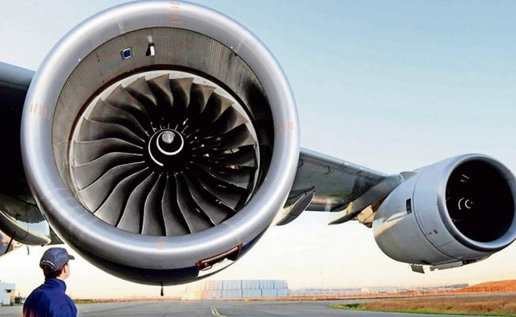 Legisladores piden renovar normas de aviación del país