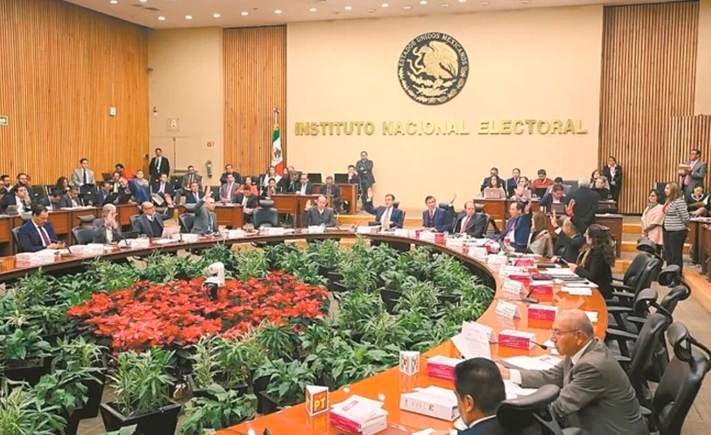 Inician investigación a consejeros del INE por posible daño patrimonial
