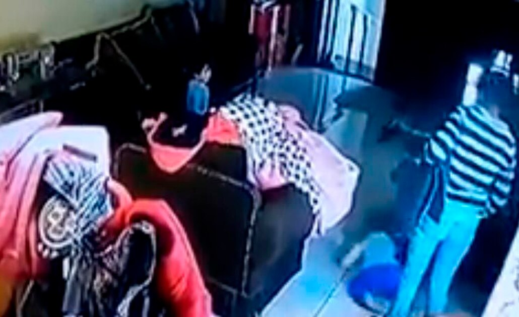 Investigan a mujer que patea a gemelos de dos años en Tlaxcala