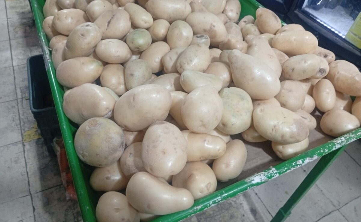 La Profeco revela el costo de la canasta básica en tiendas de SLP. Foto: Jazmín Ramírez García