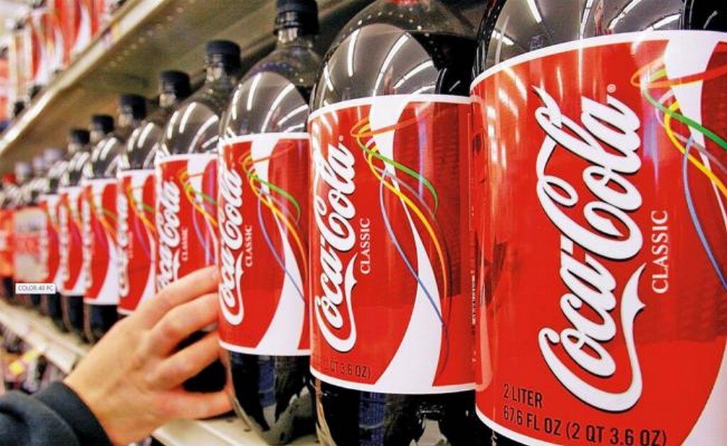 Coca-Cola analiza su entrada en el mercado de las infusiones de marihuana