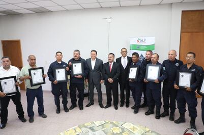 SSPE reconoce a custodios penitenciarios por 30 años de servicio