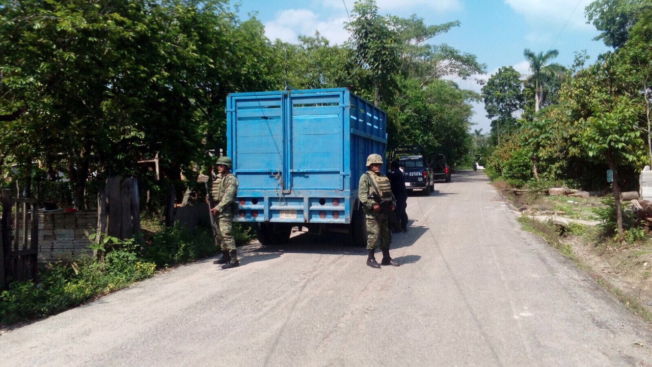 Detienen a regidor de Aquismón transportando gasolina ilegal